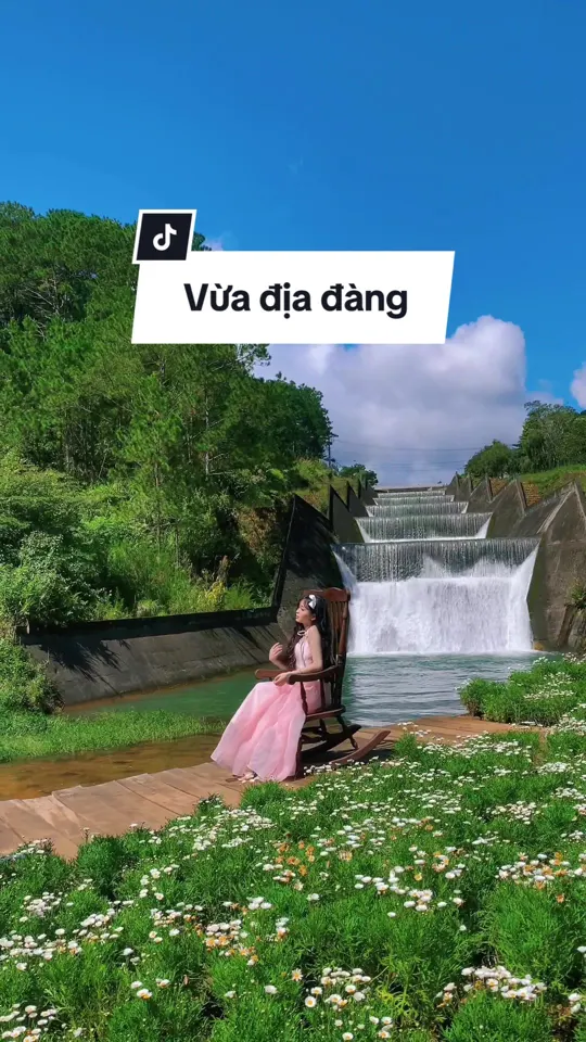 Góc check-in dịp lễ tại Vườn Địa Đàng Đà Lạt.